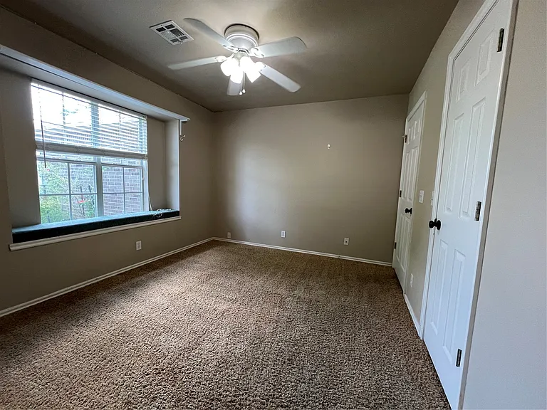 11704 S Gum Ave — Photo 8