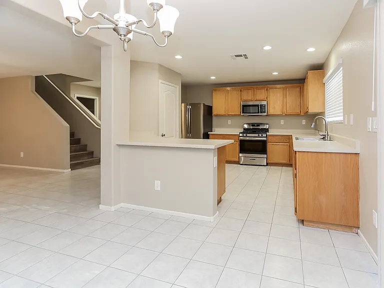 9132 Patrick Henry Ave — Photo 5
