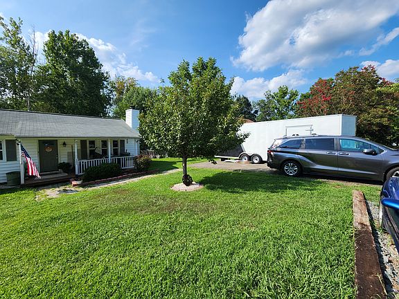 2nd image of 121 Clore Dr