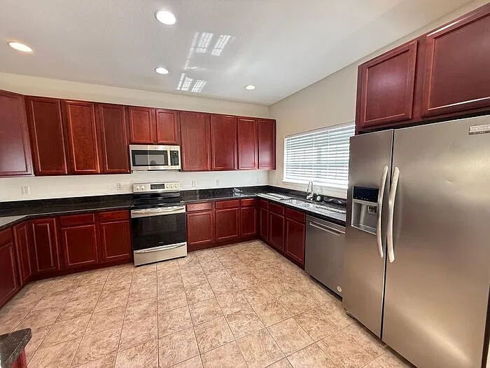3 bed, 2.5 bath, 1772 sqft, $2,295 — Photo 4