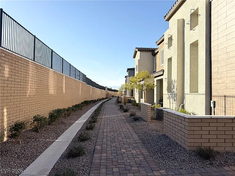 206 Freeport View Pl — Photo 14