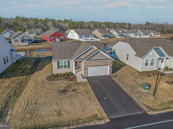 3rd image of 20128 Greythorne Ln