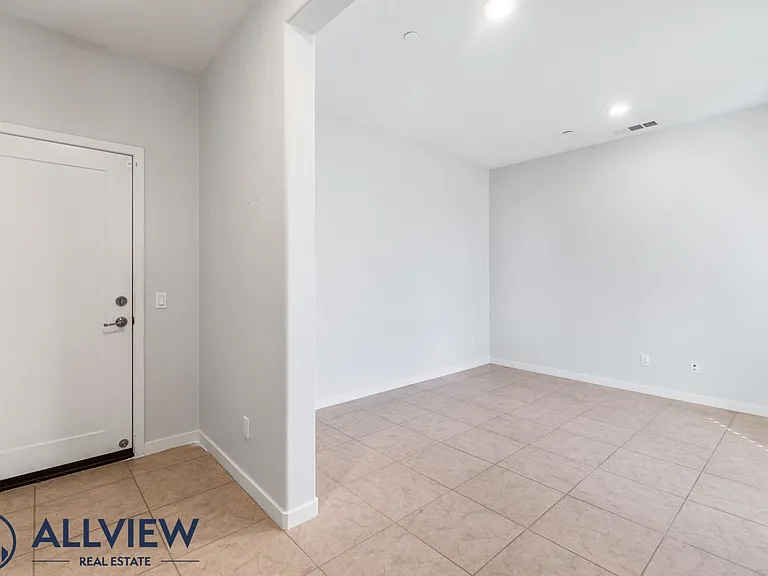 1531 E Lincoln Ave — Photo 7