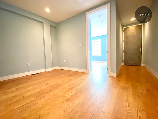 Rented by Triplemint | media 32