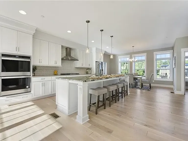 349 Azalea Dr — Photo 22