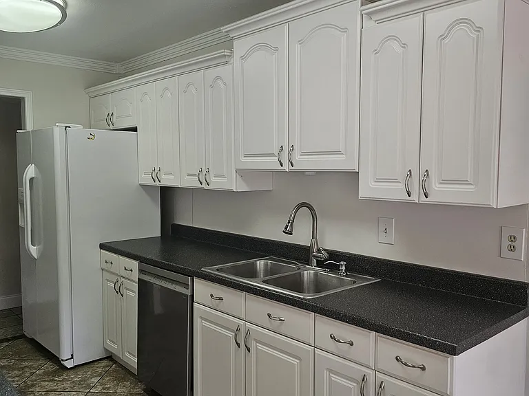 617 Country Ln — Photo 31