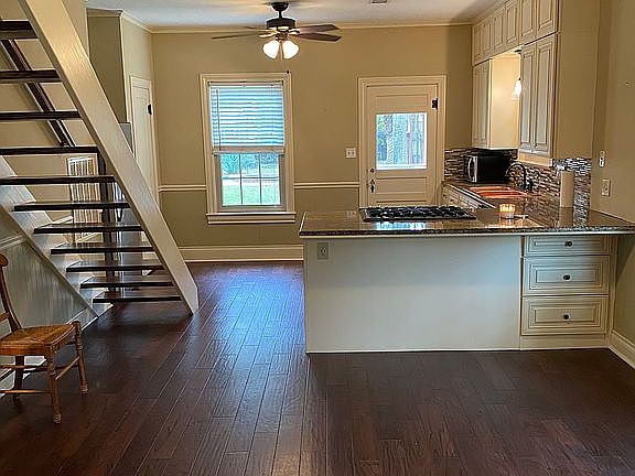 2nd image of 3008 Avenue K