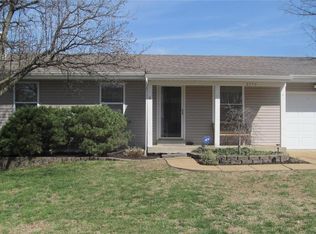 2770 Pinebrook Dr, Arnold, MO 63010