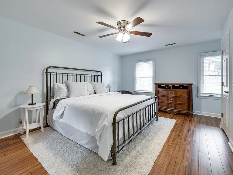 4625 Mountain View Dr — Photo 26