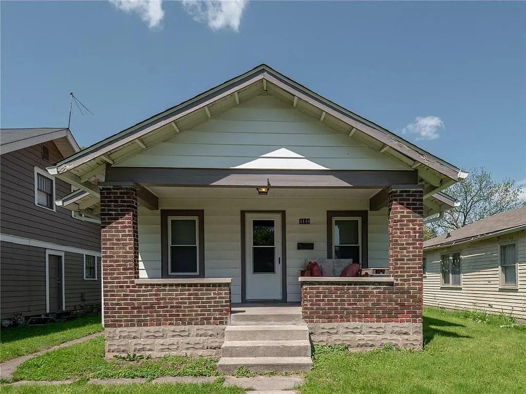 4448 Kingsley Dr photo 1