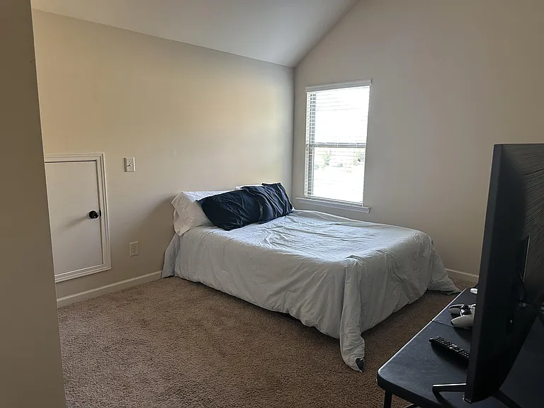 Ashbury Cir — Photo 1