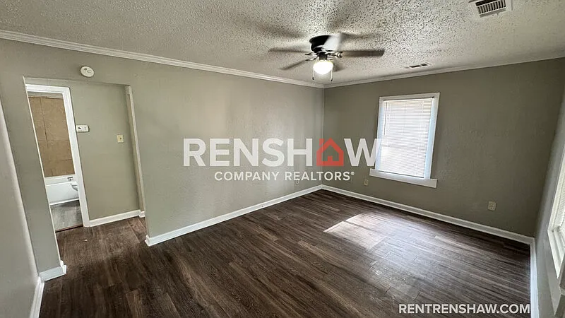 2 bed, 1.0 bath, 798 sqft, $995 — Photo 2