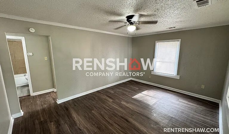 3760 Mandalay Dr — Photo 2