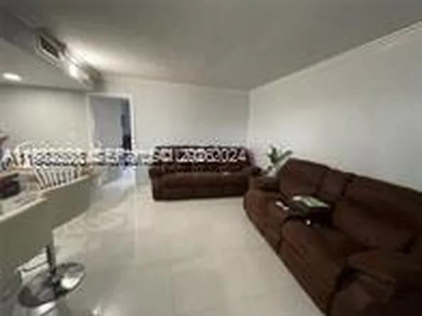 3901 SW 112th Ave APT 28, Miami, FL 33165