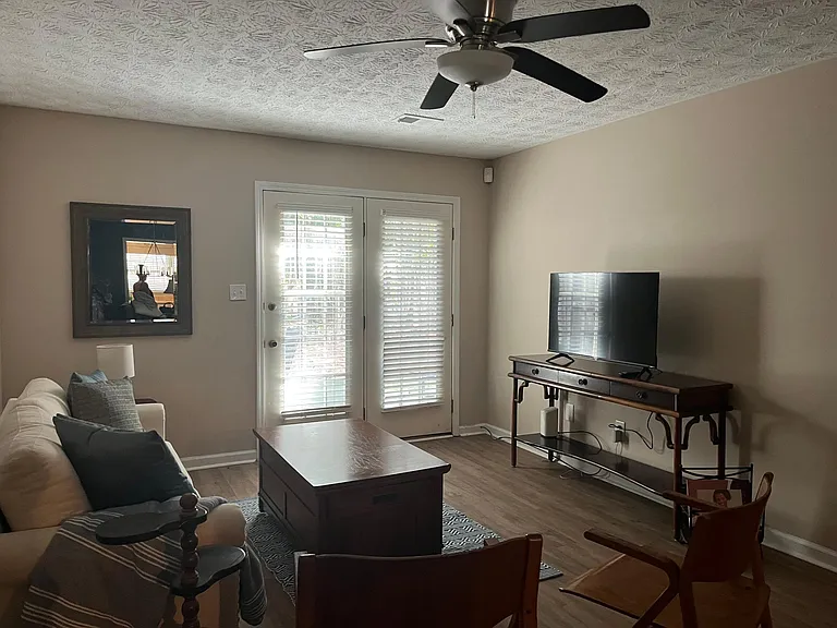 145 Williamsburg Way — Photo 5