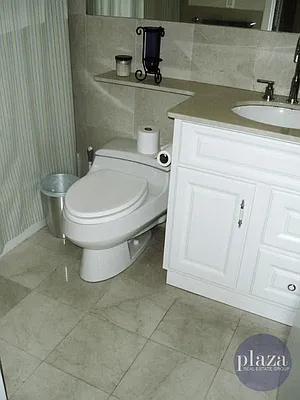 Rented by Plaza Real Estate Group | media 26