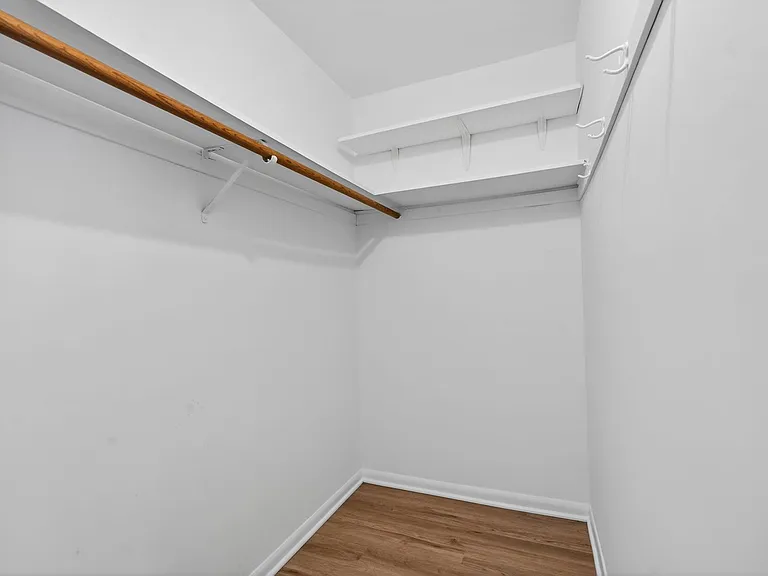 34-46 Kensington Apartments — Photo 10
