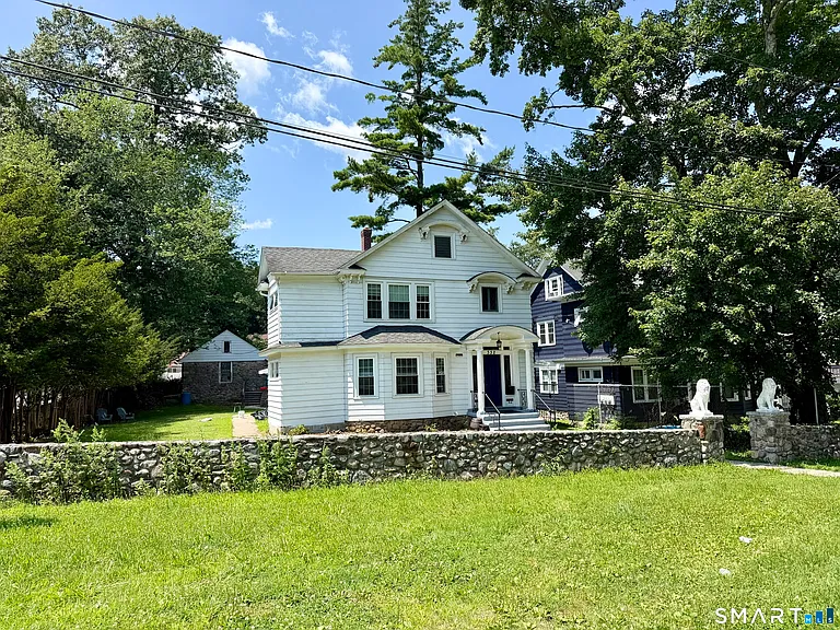 332 Robbins St — Photo 20