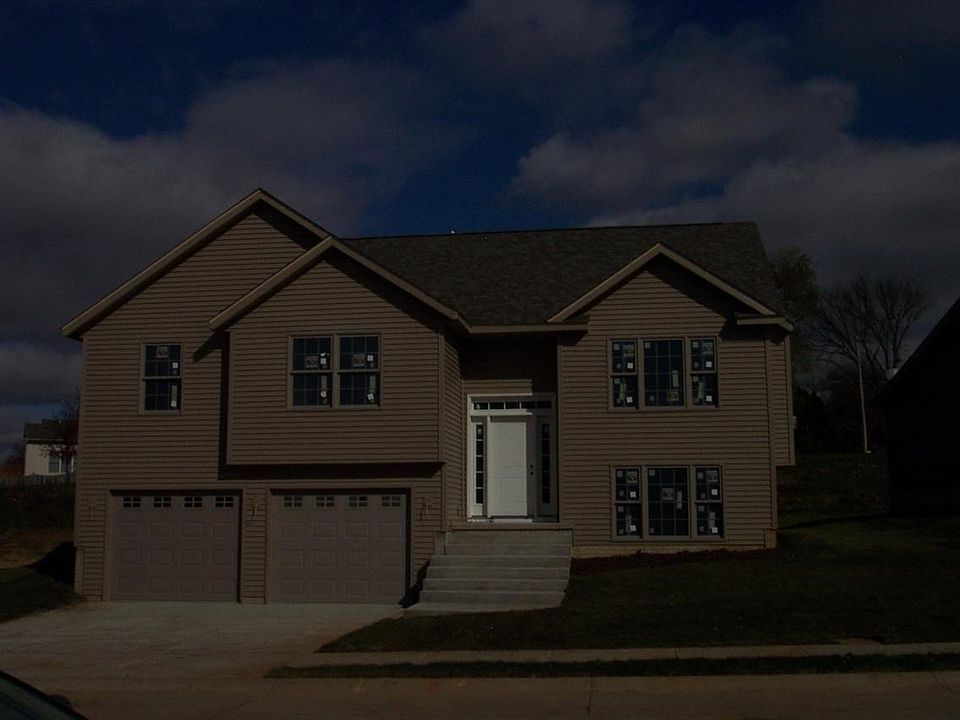 2nd image of 1 Hidden Valley Cir