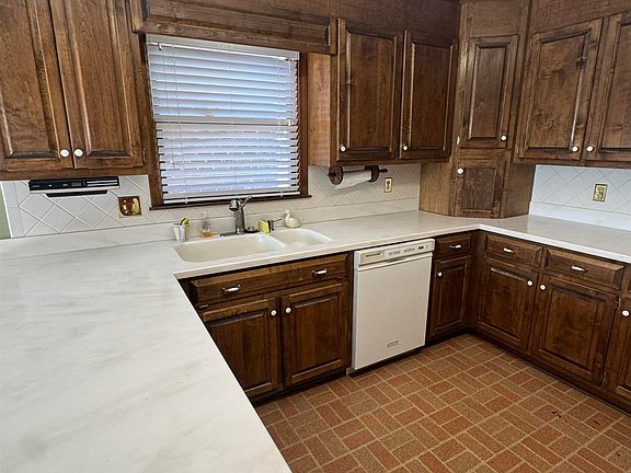 5th image of 103 Evans Grove Rd