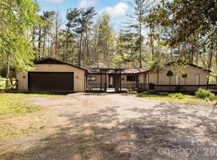 111 Hidden Pond Ln, Asheville, NC 28804