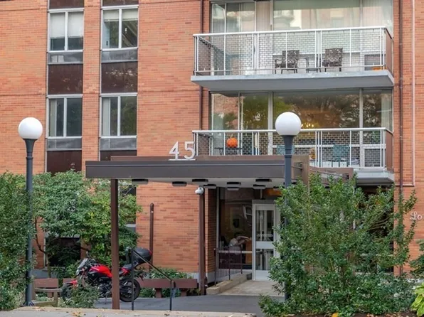 45 Longwood Ave APT 703, Brookline, MA 02446