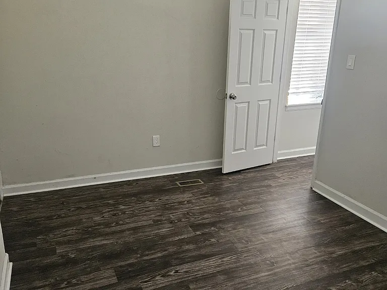 1015 Shenandoah Ave #1F — Photo 4