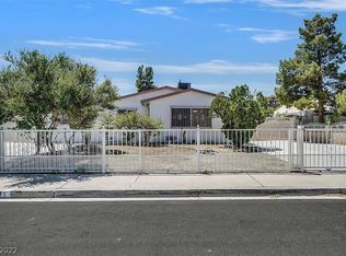 45 Prince Ln, Las Vegas, NV 89110