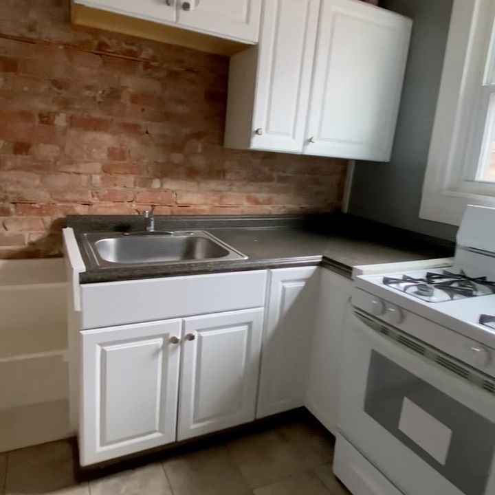 1st image of 2427 Broadway APT 2R