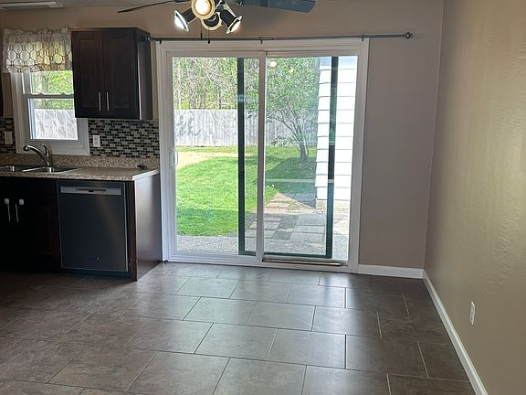 3rd image of 6159 Thistlewood Dr