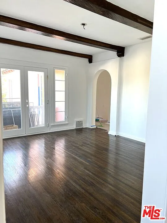 4 bed, 2.0 bath, 2200 sqft, $6,400 — Photo 4