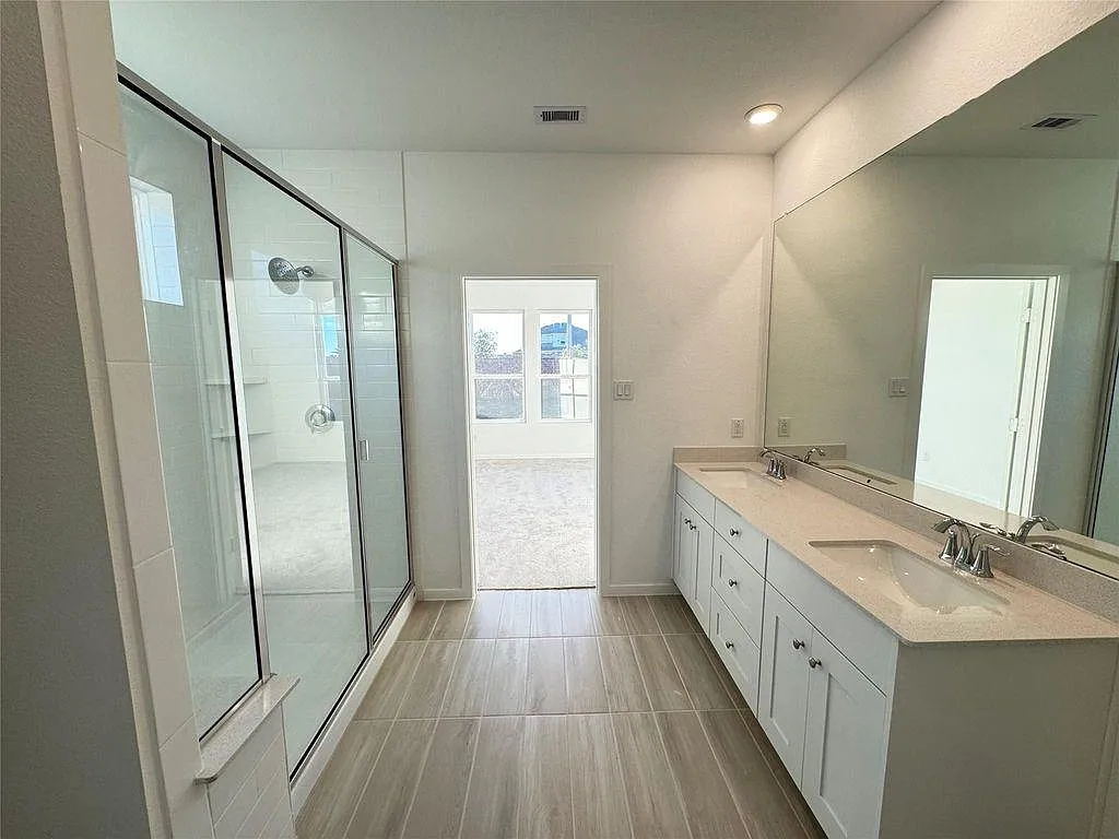 Building Photo - 3028 Avalos Dr