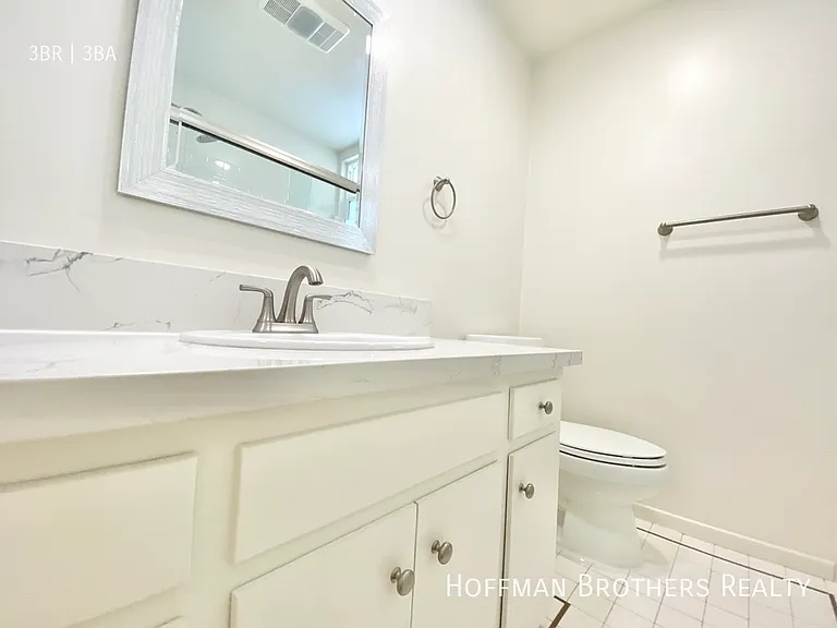 931 S Wooster St #4 — Photo 13