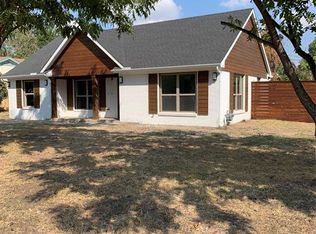 900 Yale St, River Oaks, TX 76114