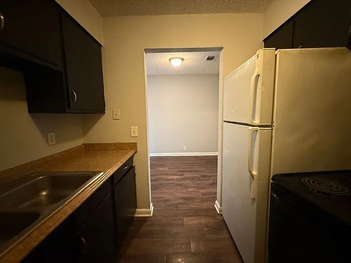 270 Tampa Dr #H12 — Photo 11