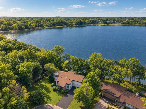 5605 Evergreen Ln N, Plymouth, MN 55442