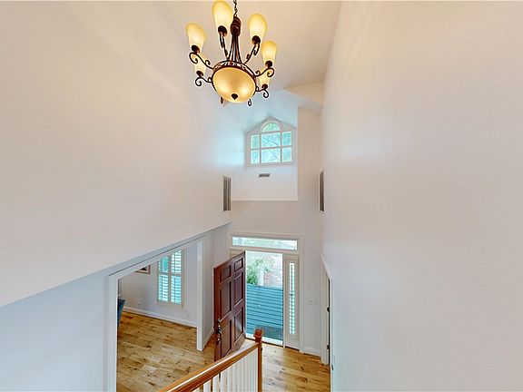 5th image of 109 Rosemont St