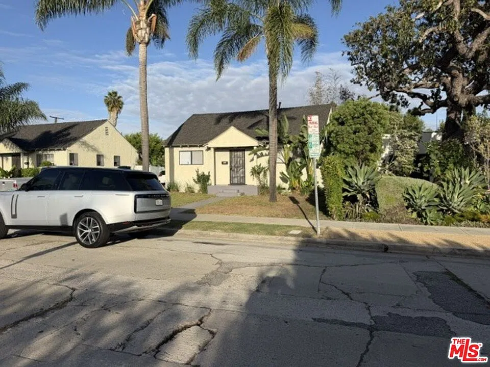 2 bed, 1.0 bath, 1200 sqft, $3,500 — Photo 1