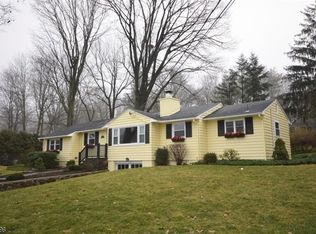 10 Tennis Ter, Sparta, NJ 07871