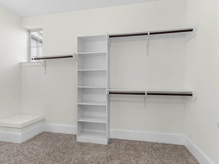 1800 Dennis St — Photo 2