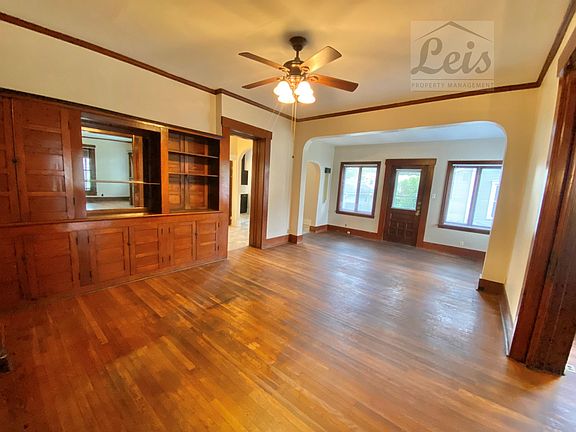 4th image of 324 W 4th St APT 1