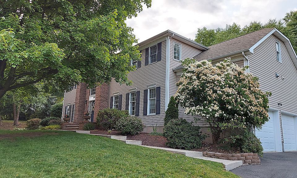 2nd image of 163 Chamberlain Pl