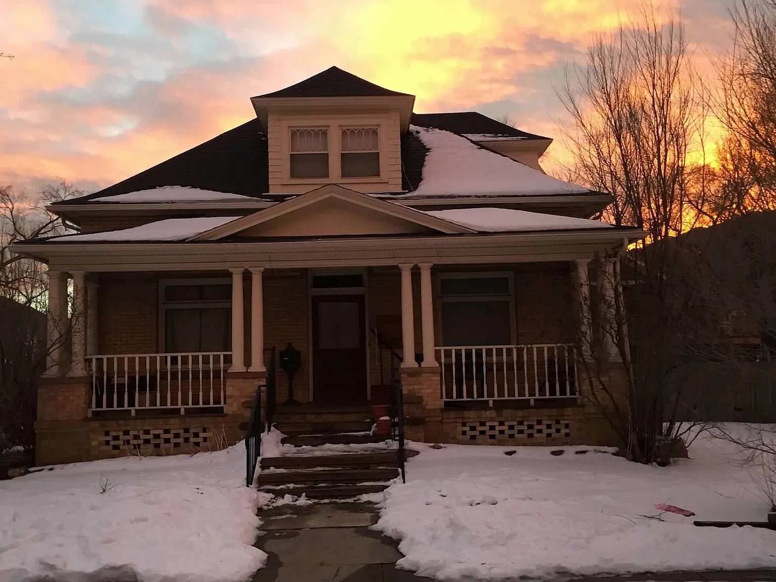 1603 W Pikes Peak Ave — Photo 4
