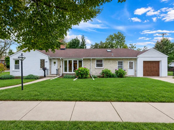4305 Keeney St, Skokie, IL 60076