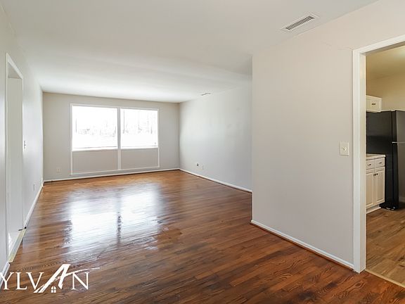 4th image of 2524 Overbrook Dr
