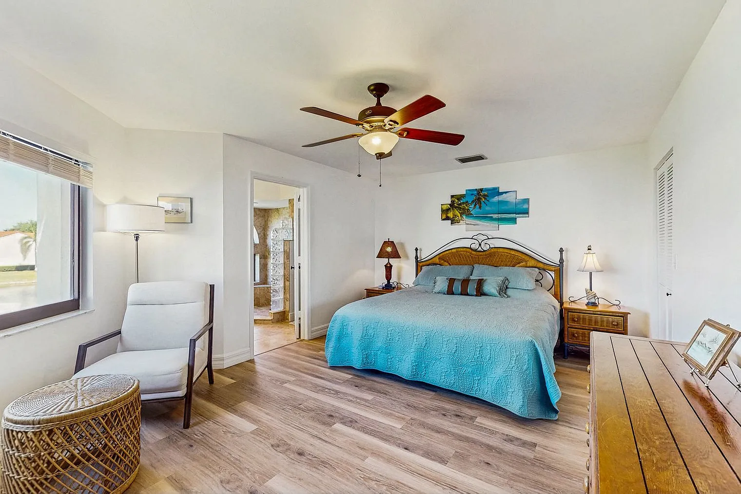 3 bed, 2.0 bath, 1442 sqft, $6,840 — Photo 3