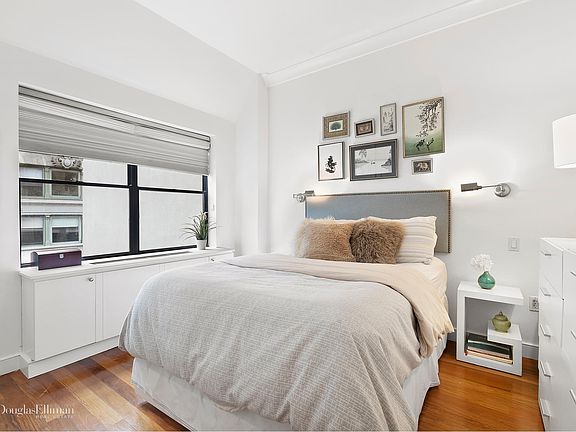 4th image of 35 E 10th St APT 7H