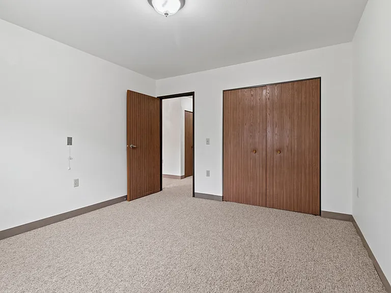 Hickory Drive and Pinecrest Apartments — Photo 39