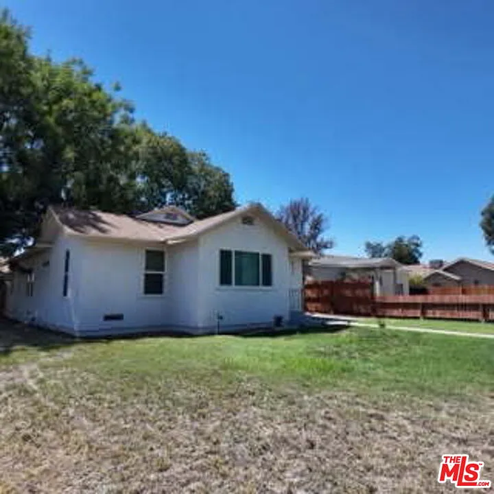 4 bed, 2.0 bath, 1209 sqft, $2,550 — Photo 4