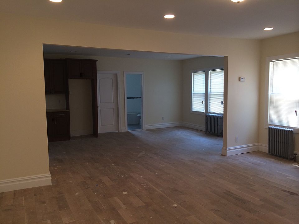 1st image of 10927 155th St